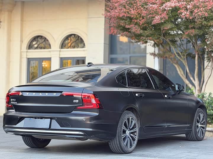 Фото 8 - Volvo S90