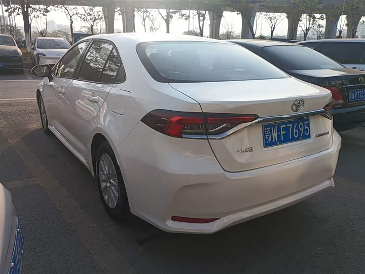 Фото 5 - Toyota Corolla