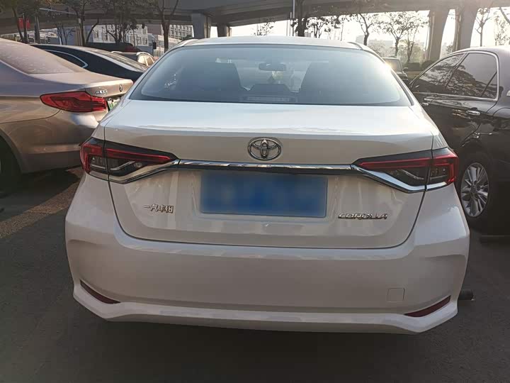 Фото 6 - Toyota Corolla