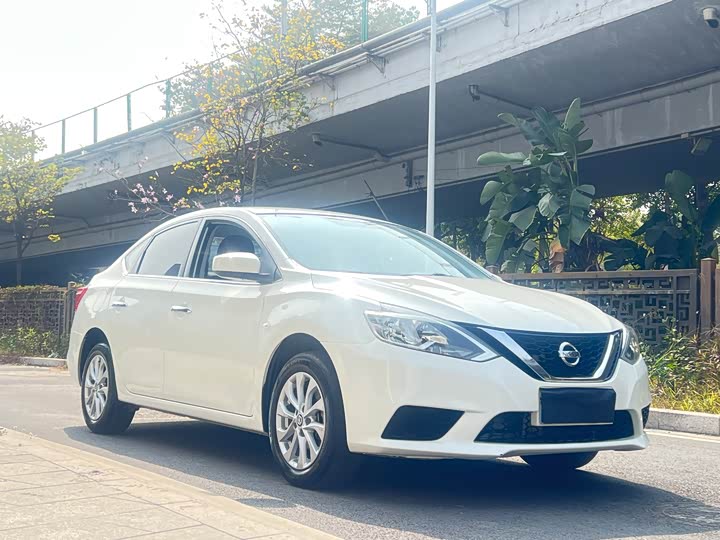 Фото 3 - Nissan Sylphy