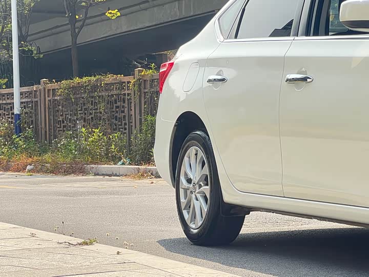 Фото 6 - Nissan Sylphy