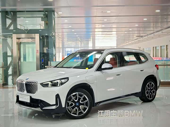 Фото 6 - BMW iX1