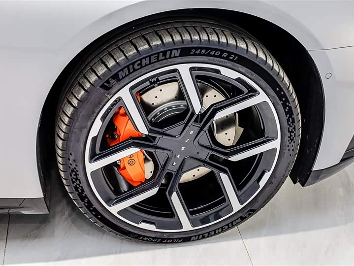 Фото 9 - XPeng P7