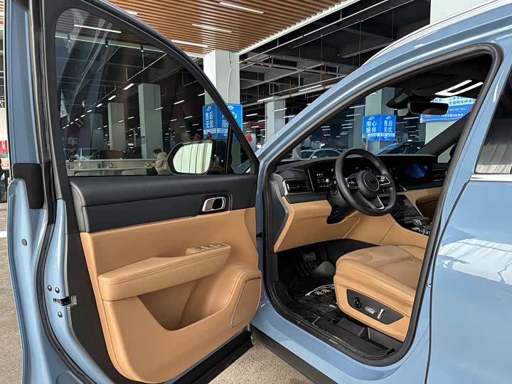 Фото 7 - LiXiang One