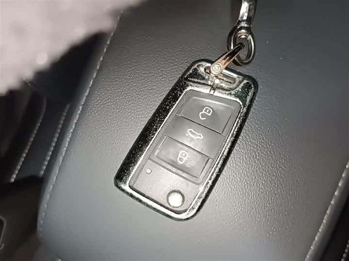 Фото 9 - Volkswagen Lamando L