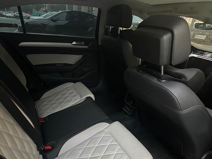 Фото 7 - Volkswagen Magotan