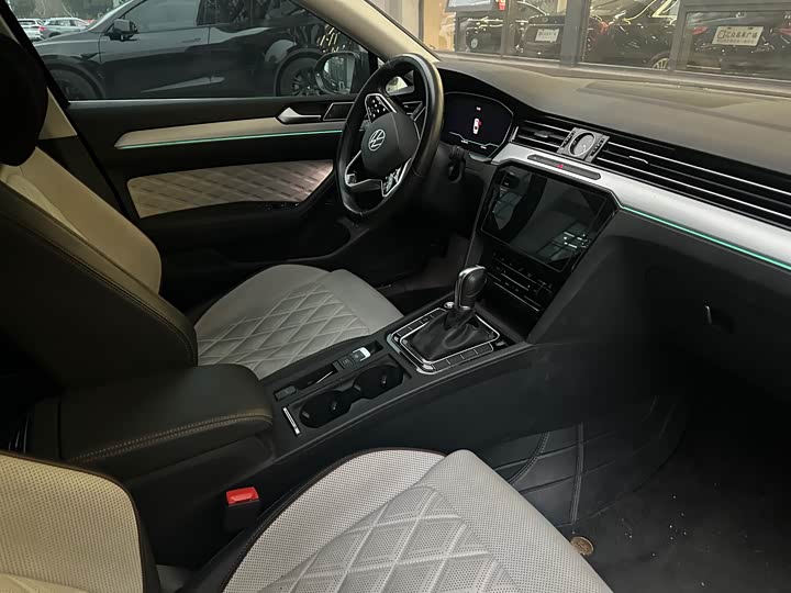 Фото 8 - Volkswagen Magotan