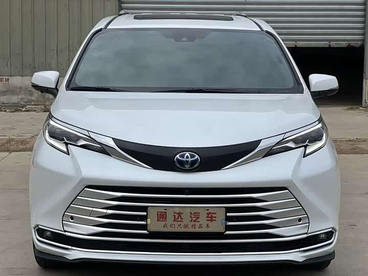 Фото 2 - Toyota Sienna