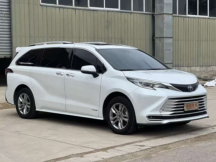 Фото 3 - Toyota Sienna