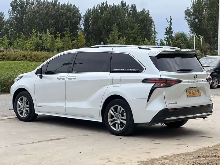 Фото 5 - Toyota Sienna