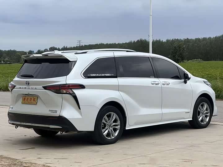 Фото 6 - Toyota Sienna