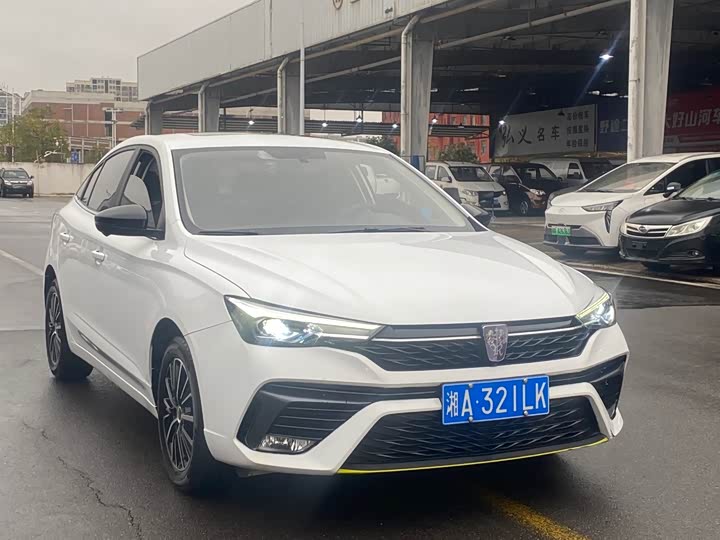 Фото 3 - Roewe i5