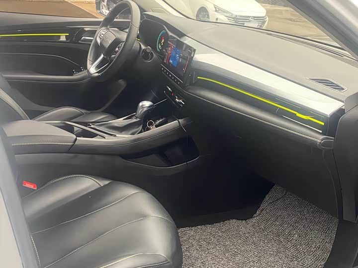 Фото 6 - Roewe i5