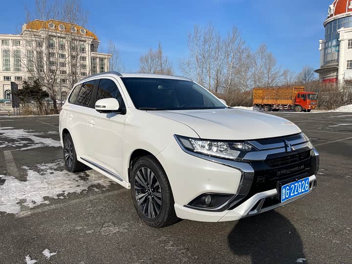 Фото 2 - Mitsubishi Outlander