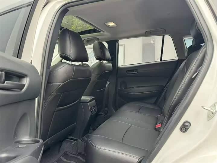 Фото 2 - Toyota Corolla Cross