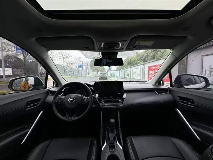 Фото 6 - Toyota Corolla Cross