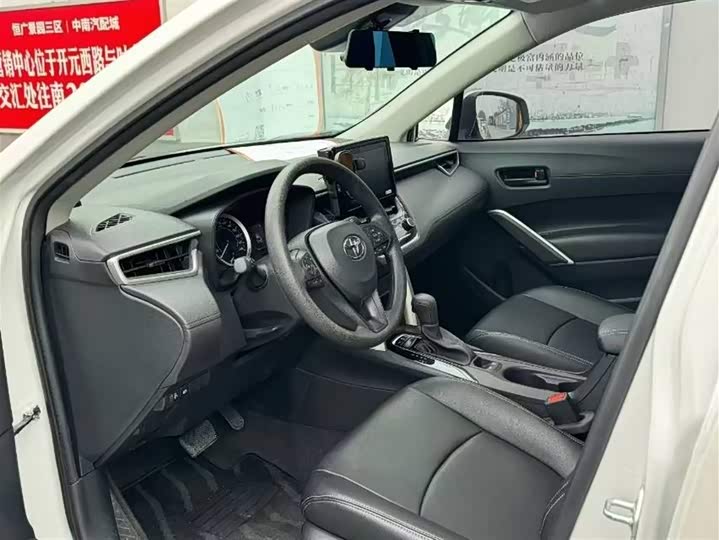 Фото 9 - Toyota Corolla Cross