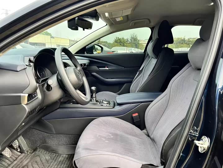 Фото 7 - Mazda CX-30