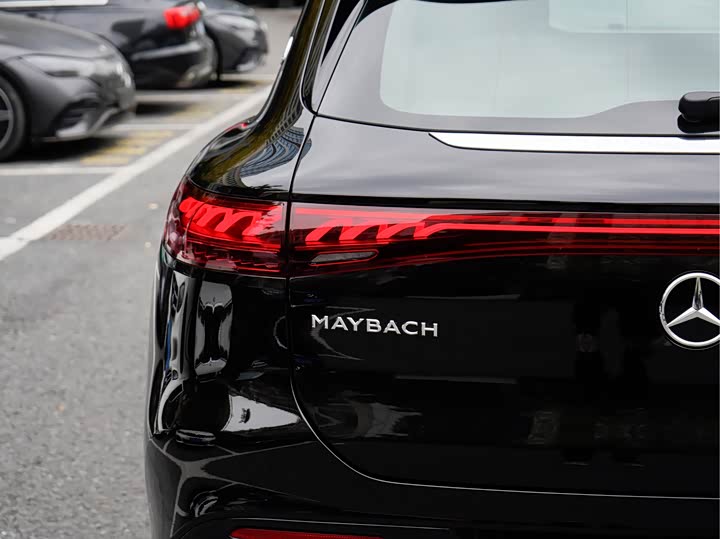 Фото 6 - Mercedes-Benz Maybach EQS SUV