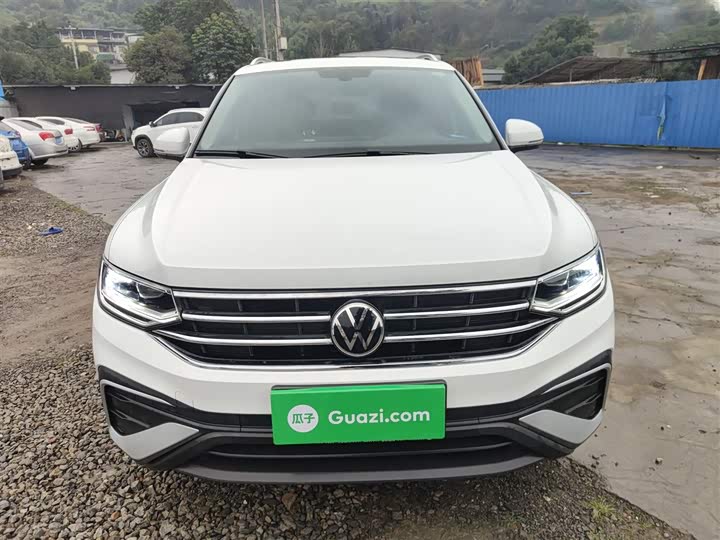 Фото 3 - Volkswagen Tiguan L Pro