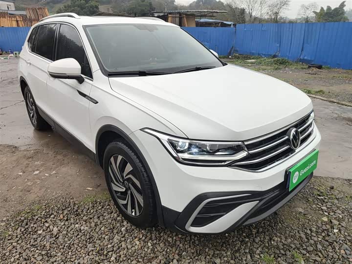 Фото 4 - Volkswagen Tiguan L Pro