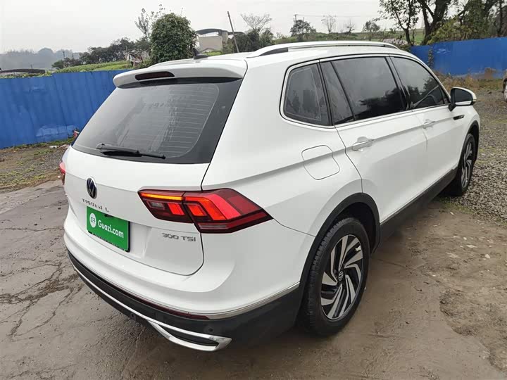 Фото 7 - Volkswagen Tiguan L Pro