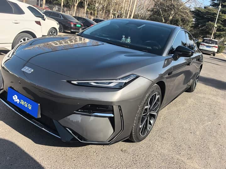 Фото 1 - Geely Galaxy E8