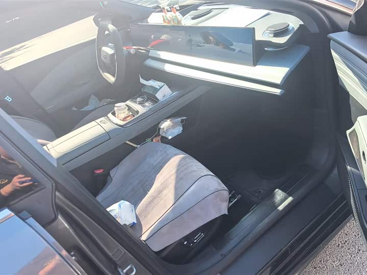 Фото 8 - Geely Galaxy E8