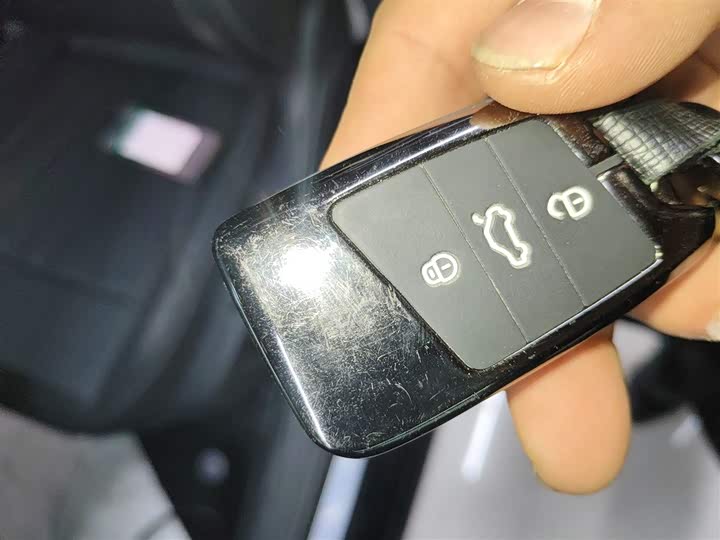 Фото 9 - Volkswagen Passat