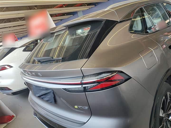 Фото 6 - Roewe RX5 Hybrid