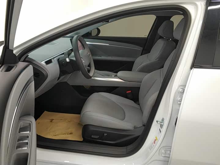 Фото 9 - XPeng Mona M03