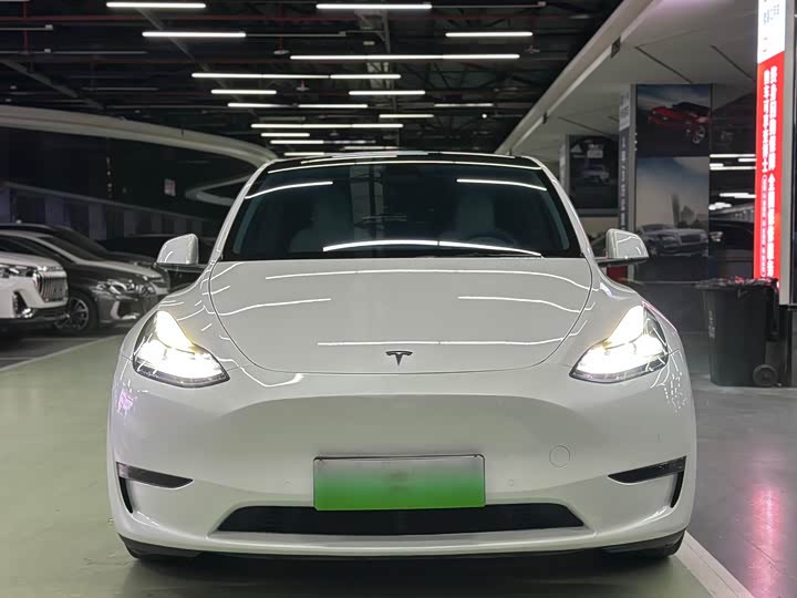 Фото 2 - Tesla Model Y