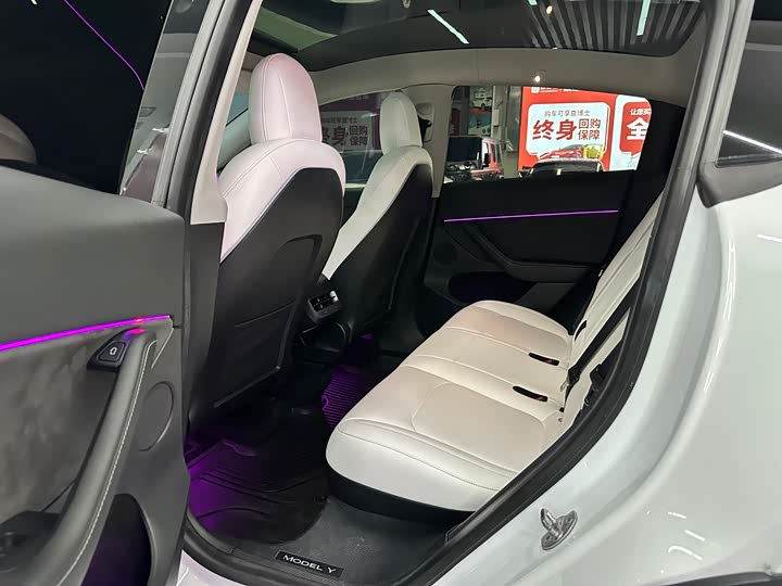 Фото 8 - Tesla Model Y