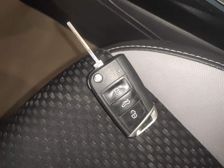 Фото 9 - Volkswagen Tacqua