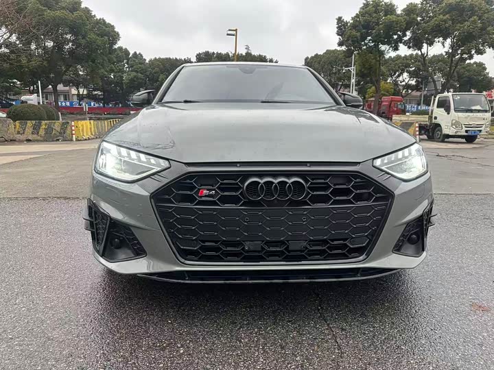 Фото 2 - Audi S4