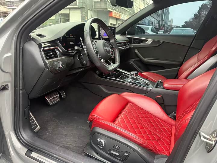 Фото 4 - Audi S4