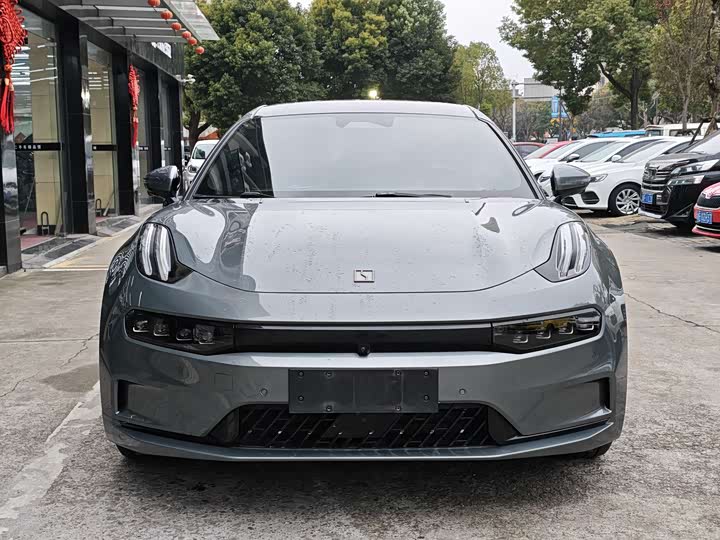 Фото 2 - Zeekr 001