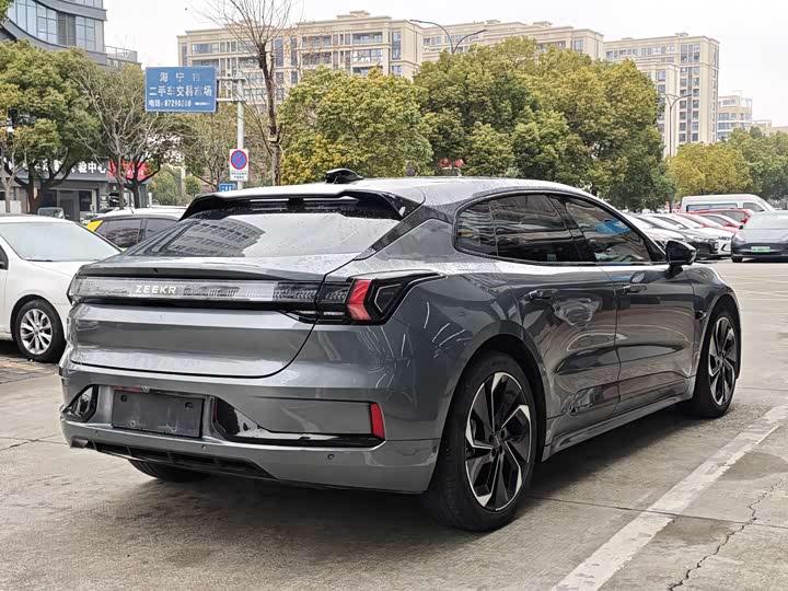 Фото 4 - Zeekr 001