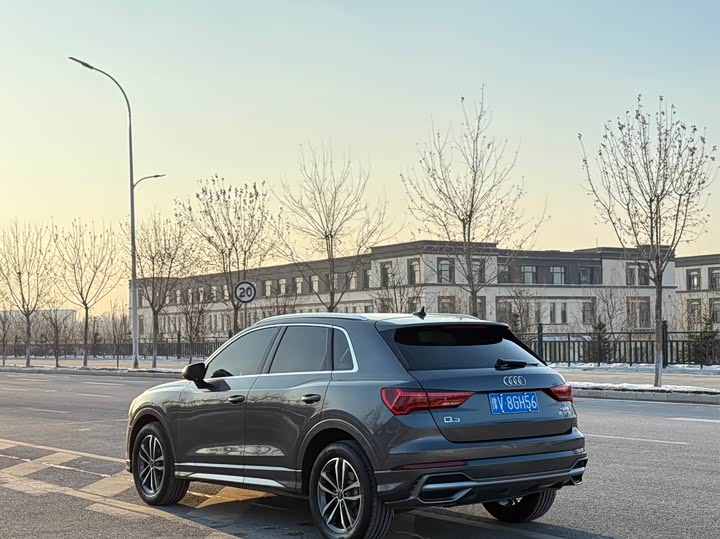 Фото 6 - Audi Q3