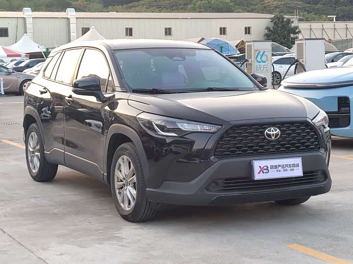 Фото 2 - Toyota Corolla Cross