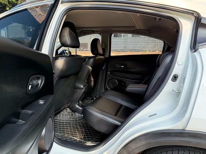 Фото 5 - Honda Vezel