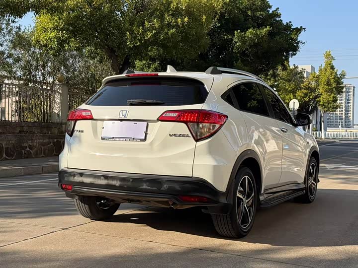 Фото 7 - Honda Vezel