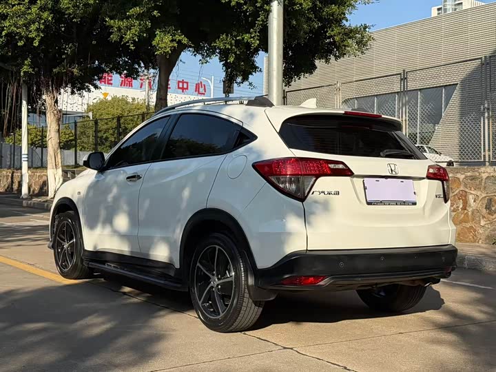 Фото 9 - Honda Vezel