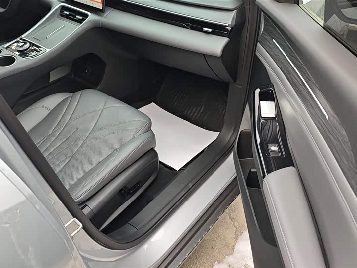 Фото 8 - Geely Galaxy L6