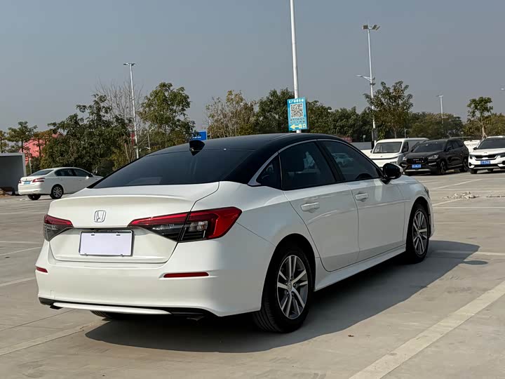 Фото 8 - Honda Civic