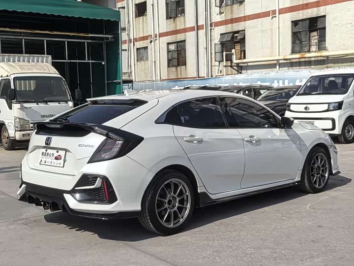 Фото 9 - Honda Civic