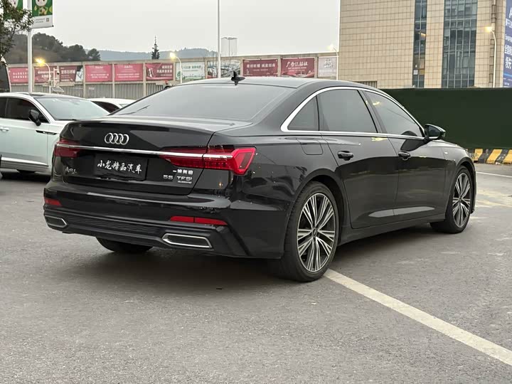 Фото 4 - Audi A6L