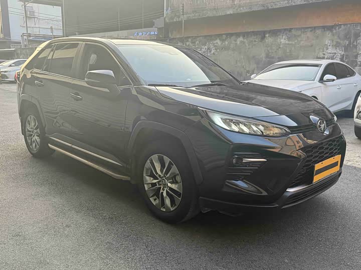 Фото 4 - Toyota Wildlander