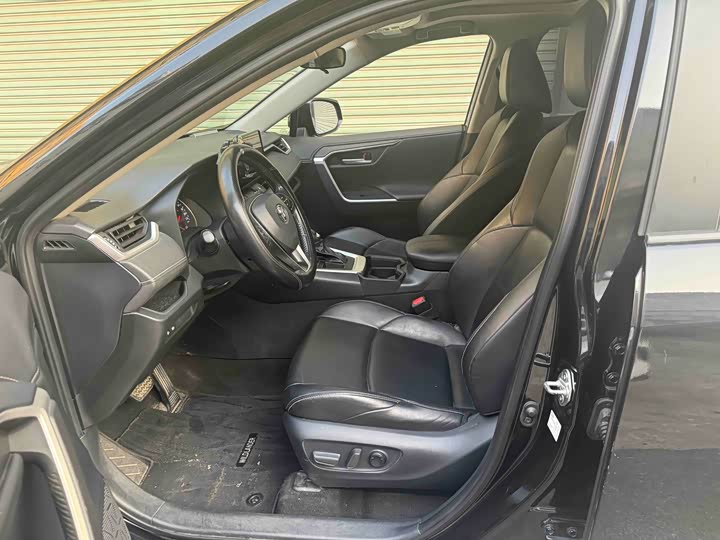 Фото 5 - Toyota Wildlander