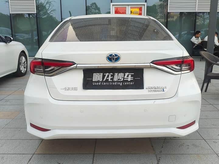 Фото 4 - Toyota Corolla